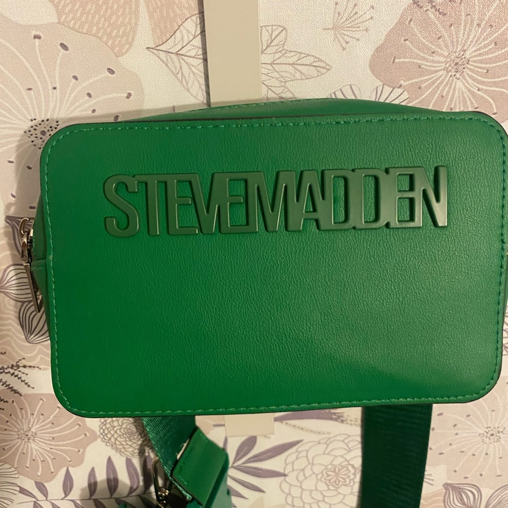 Steve Madden Vibrant Green Shoulder Bag